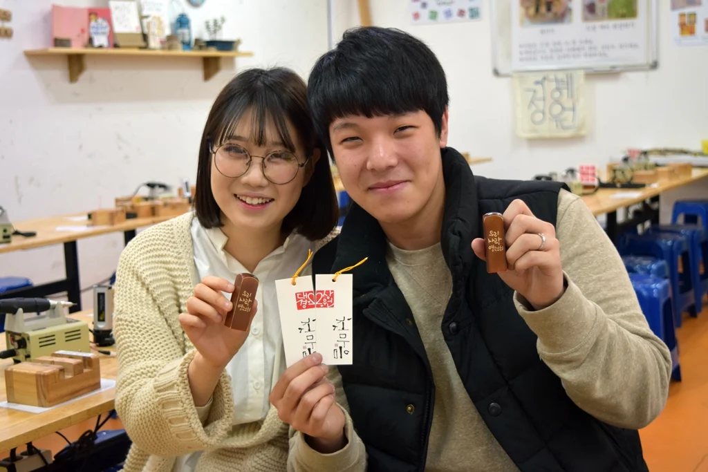 특장점_성인사진 및 커플도장대표이미지